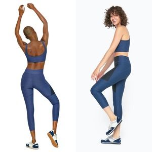 Outdoor Voices Warmup 3/4 Two-Tone Leggings in Black & Navy Blue